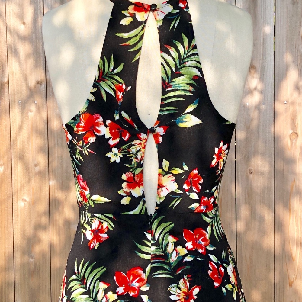 ❤️HP! Plus Size Tropic Floral Dress - Picture 6 of 6